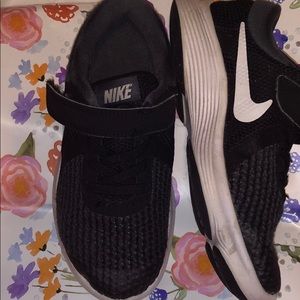 Nike sneakers size toddler 12